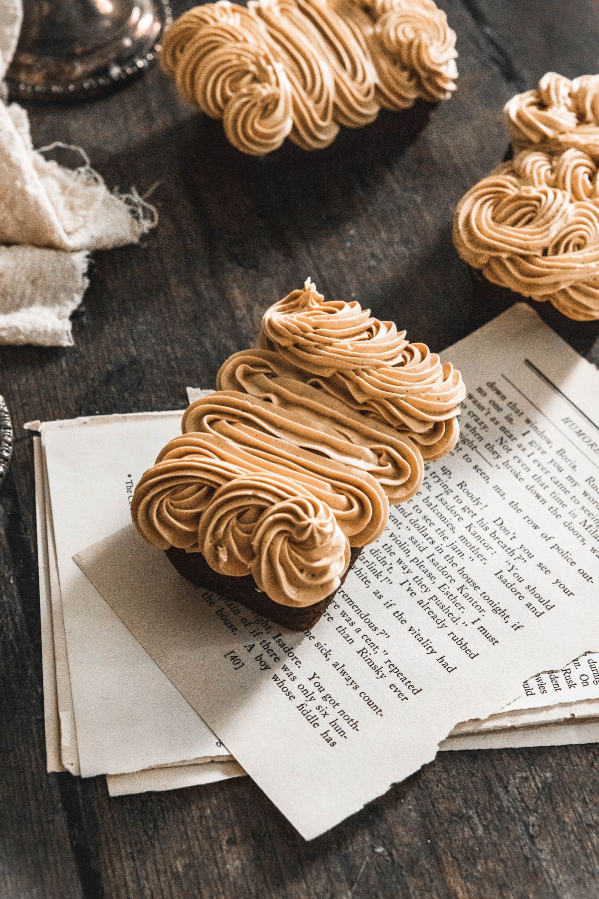 russian buttercream recipe on chocolate cake