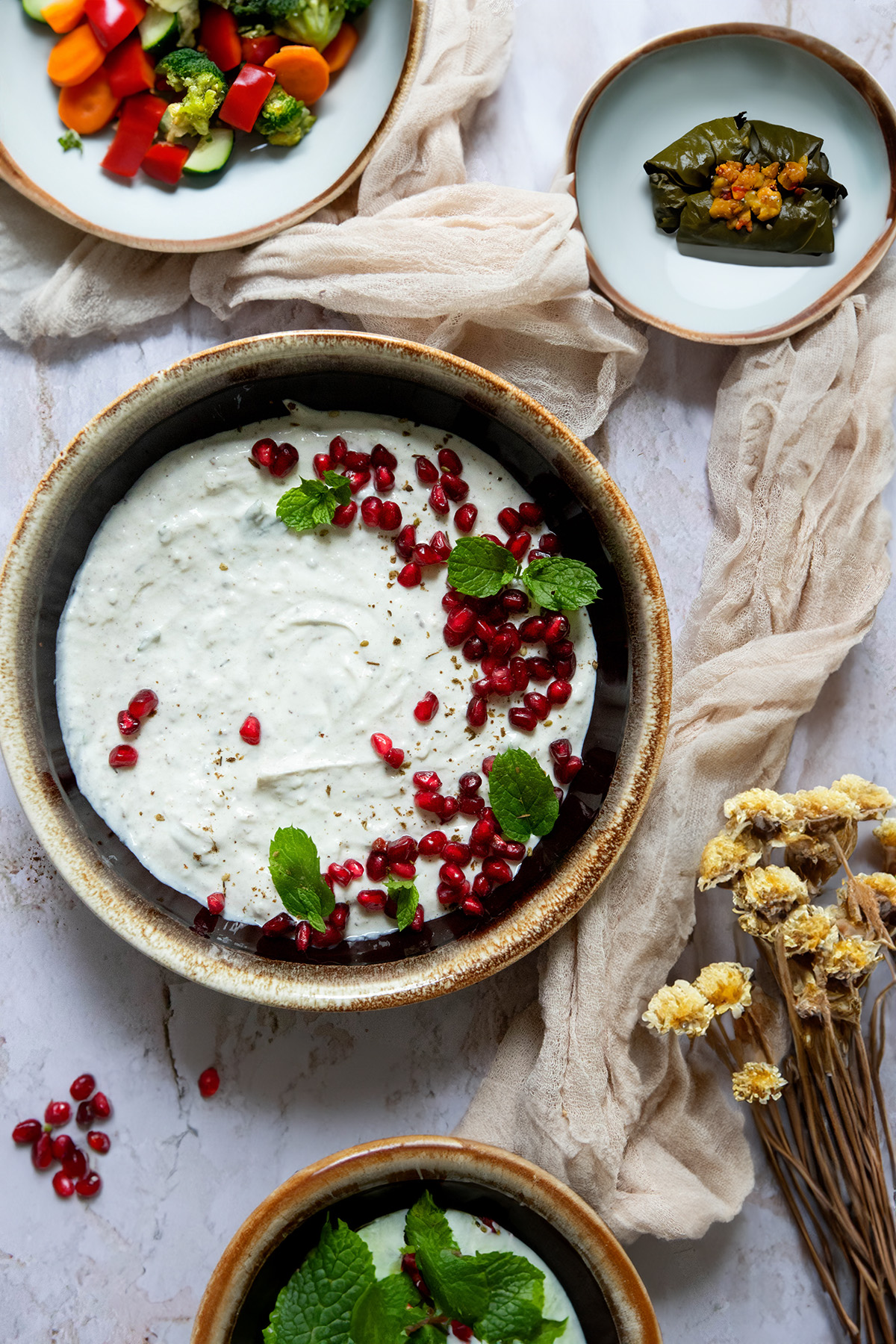 Garlic Yogurt Recipe: An Easy Homemade Dip & Sauce