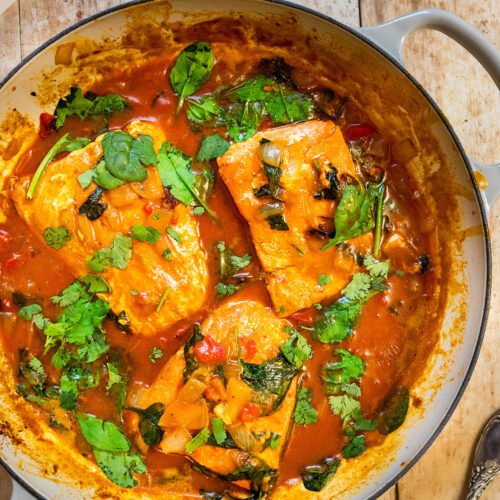RED CURRY SALMON: EASY THAI RED CURRY SALMON RECIPE!