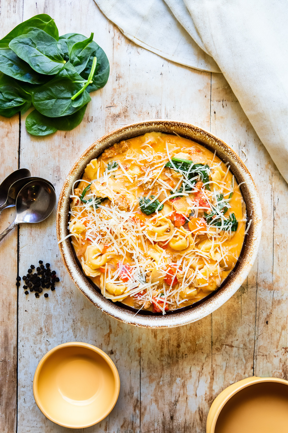 Creamy Vegetarian Tortellini Soup: An Easy Soup Recipe